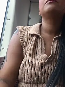 Snapshot of Ariana_Rodriguez chatting on June 13, 2:37 pm Ariana Rodriguez online show from June 13, 2:37 pm