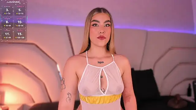 Snapshot of Violeta-Marquez chatting on May 22, 11:27 am Violeta-Marquez online show from May 22, 11:27 am