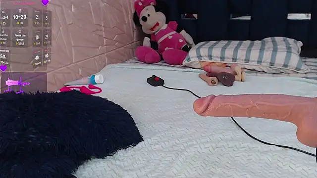 Snapshot of Aleska128 chatting on July 9, 9:46 am Aleska128 online show from July 9, 9:46 am