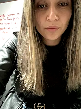 Isabella Varella online show from November 6, 12:50 pm