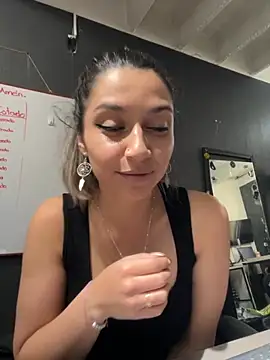 Isabella Varella online show from November 14, 12:59 pm