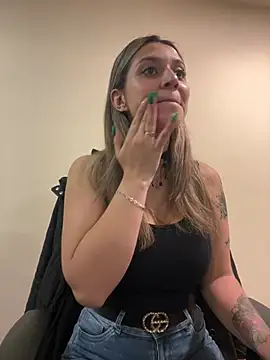 Isabella Varella online show from February 25, 12:59 pm