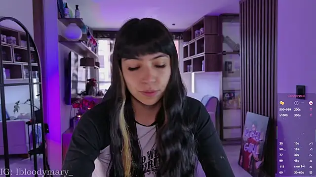 Snapshot of Saraa_Desiree chatting on April 24, 6:54 pm Saraa Desiree online show from April 24, 6:54 pm