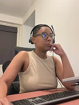 Snapshot of Melia_Rayne chatting on May 11, 9:48 am Melia Rayne online show from May 11, 9:48 am