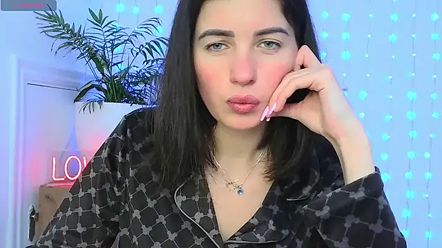 neferutt online show from January 19, 1:48 pm