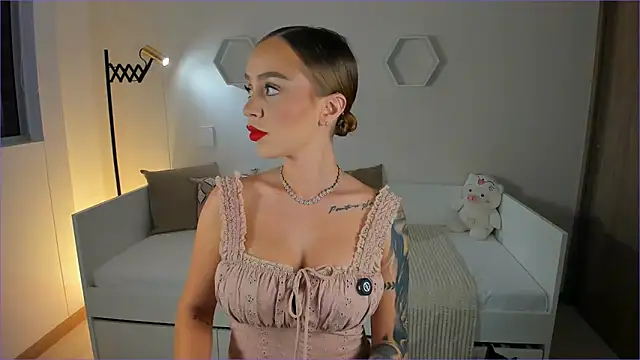 ValentinaMilann online show from February 17, 11:22 pm