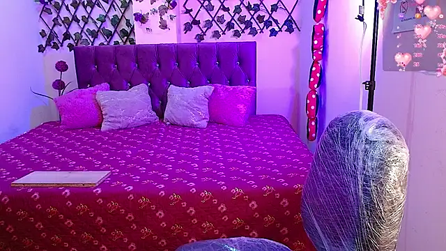 Anny  cute online show from February 13, 7:10 pm