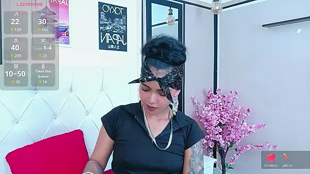 Devil AliceXo online show from February 9, 7:29 pm