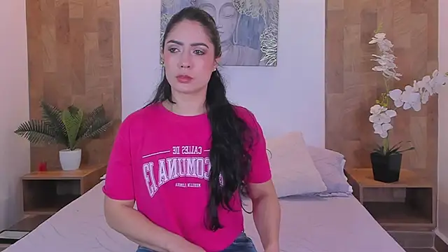 isabella winkler online show from April 2, 10:57 am