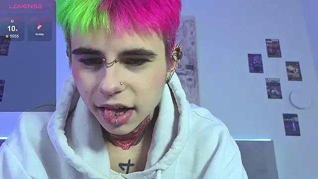 Snapshot of Alex_Vallley chatting on October 5, 9:45 pm Alex Vallley online show from October 5, 9:45 pm