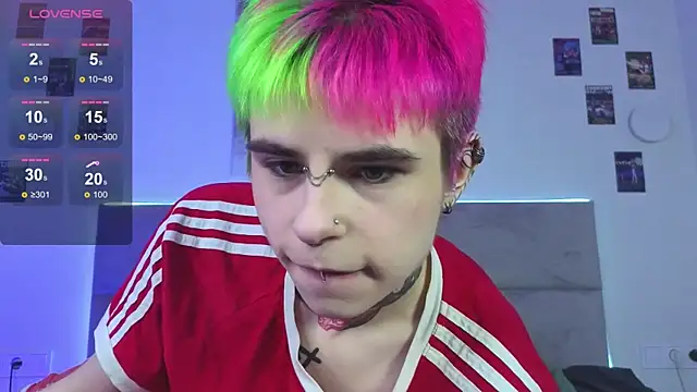 Snapshot of Alex_Vallley chatting on October 17, 10:45 pm Alex Vallley online show from October 17, 10:45 pm