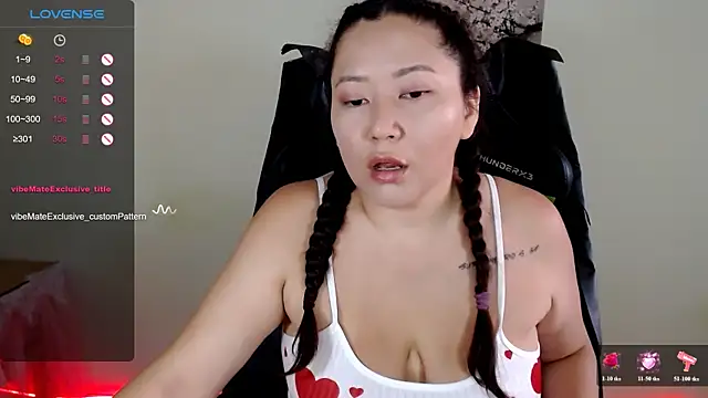 Snapshot of LisaAsianFlower chatting on June 23, 4:43 am LisaAsianFlower online show from June 23, 4:43 am