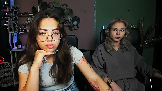 kiki swan online show from November 25, 7:30 am