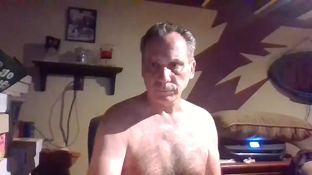 Snapshot of HunkofRock chatting on September 15, 4:45 am HunkofRock online show from September 15, 4:45 am