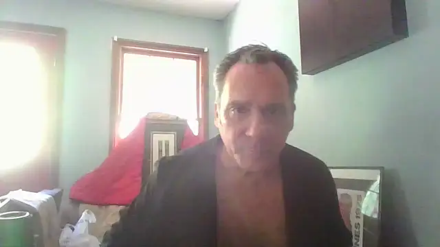 Snapshot of HunkofRock chatting on May 2, 6:35 pm HunkofRock online show from May 2, 6:35 pm