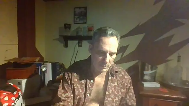 Snapshot of HunkofRock chatting on June 29, 4:52 am HunkofRock online show from June 29, 4:52 am