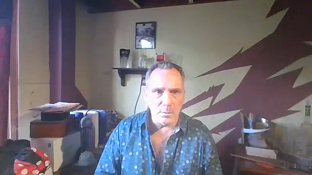 Snapshot of HunkofRock chatting on July 3, 11:27 am HunkofRock online show from July 3, 11:27 am