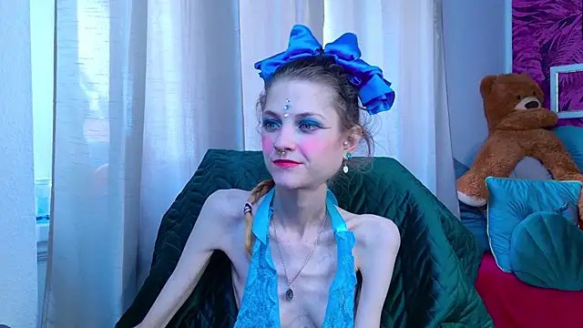 Snapshot of KittyRaine chatting on May 8, 12:32 pm KittyRaine online show from May 8, 12:32 pm