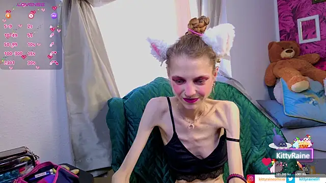 Snapshot of KittyRaine chatting on May 24, 8:52 am KittyRaine online show from May 24, 8:52 am