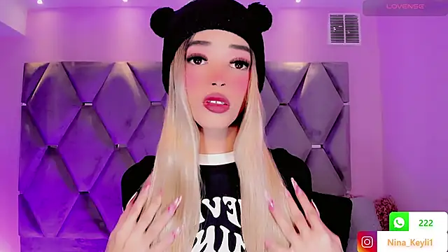 Snapshot of Nina_Keyli chatting on November 8, 7:34 pm Nina Keyli online show from November 8, 7:34 pm