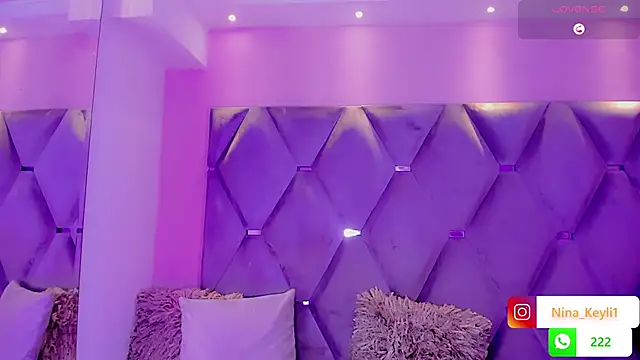 Snapshot of Nina_Keyli chatting on November 20, 8:19 pm Nina Keyli online show from November 20, 8:19 pm