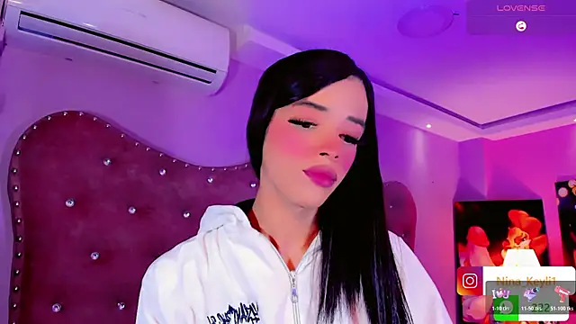 Snapshot of Nina_Keyli chatting on December 3, 9:13 pm Nina Keyli online show from December 3, 9:13 pm