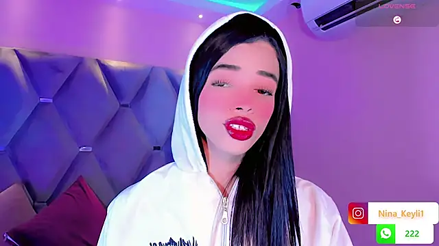 Snapshot of Nina_Keyli chatting on December 18, 7:31 pm Nina Keyli online show from December 18, 7:31 pm