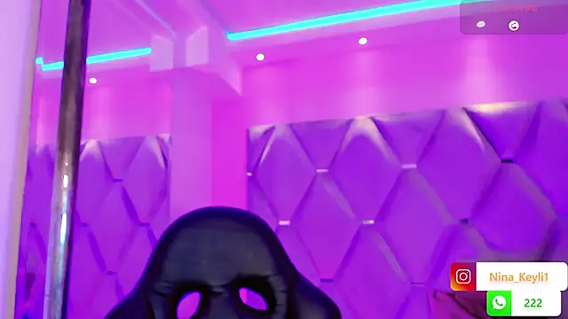 Snapshot of Nina_Keyli chatting on December 21, 7:43 pm Nina Keyli online show from December 21, 7:43 pm