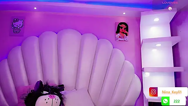 Snapshot of Nina_Keyli chatting on January 9, 7:59 pm Nina Keyli online show from January 9, 7:59 pm