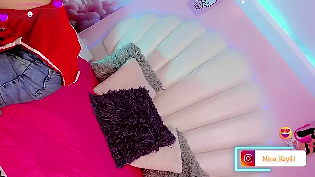 Snapshot of Nina_Keyli chatting on February 2, 7:56 pm Nina Keyli online show from February 2, 7:56 pm