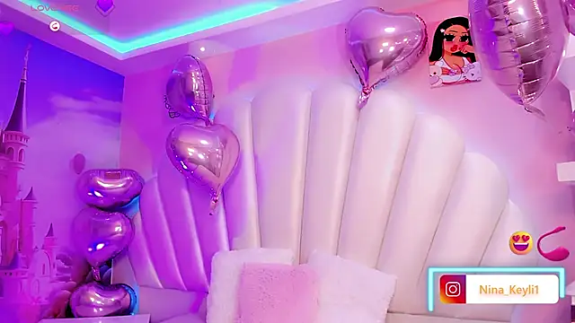Snapshot of Nina_Keyli chatting on February 12, 8:26 pm Nina Keyli online show from February 12, 8:26 pm