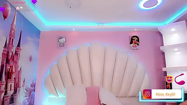 Snapshot of Nina_Keyli chatting on February 20, 7:58 pm Nina Keyli online show from February 20, 7:58 pm