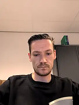 Snapshot of arnoanro chatting on March 12, 1:06 pm arnoanro online show from March 12, 1:06 pm
