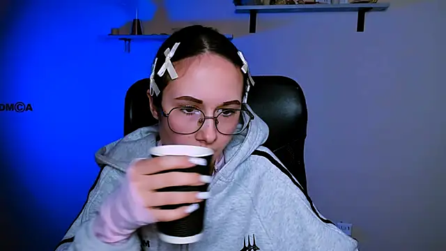 mona cloud online show from January 31, 8:29 pm