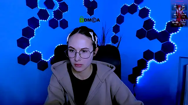 mona cloud online show from February 14, 9:00 pm