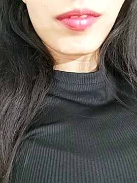 saraaxx1 online show from November 11, 3:34 pm