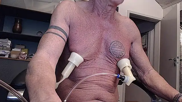 munichrubber online show from December 22, 6:27 pm