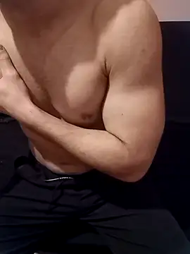 LucianDraven online show from March 8, 4:56 am