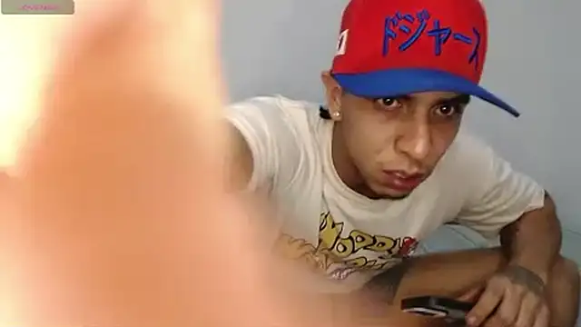 Snapshot of Monkey_uchiha777 chatting on June 18, 12:33 am Monkey uchiha777 online show from June 18, 12:33 am