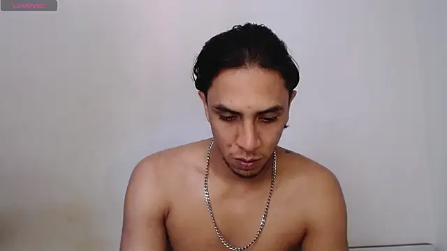 Snapshot of Monkey_uchiha777 chatting on June 20, 5:05 pm Monkey uchiha777 online show from June 20, 5:05 pm