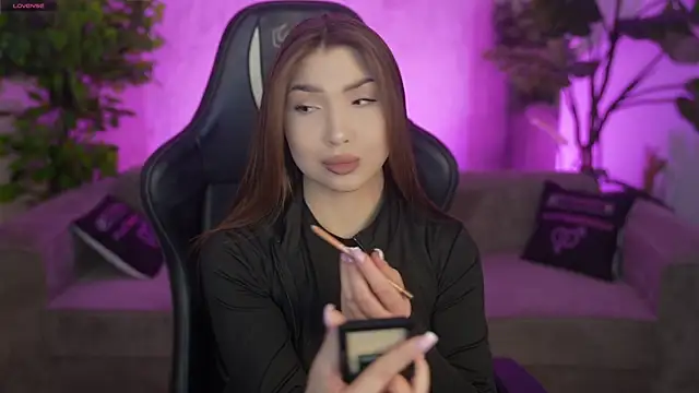 Billie054 online show from April 11, 6:40 am