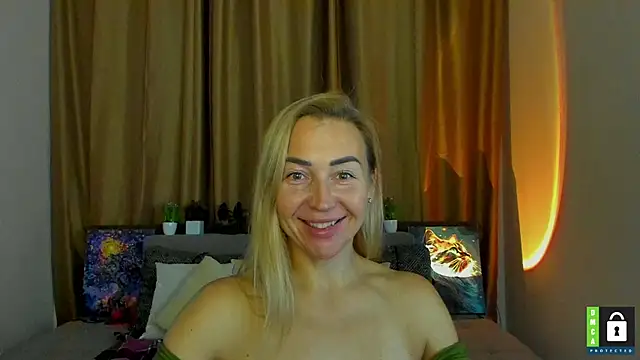 Kiss julli88I online show from October 25, 5:30 pm