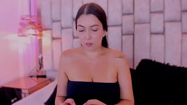 MaddyCrofft online show from March 30, 11:11 am