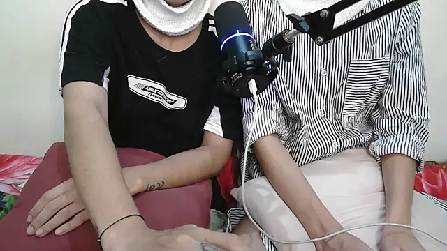 Snapshot of NaughtyThrouple007 chatting on September 14, 6:07 pm NaughtyThrouple007 online show from September 14, 6:07 pm