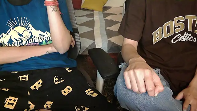 NaughtyThrouple007 online show from February 9, 7:29 pm