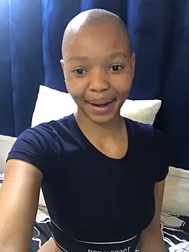 Snapshot of BondiBitch chatting on October 27, 9:30 pm BondiBitch online show from October 27, 9:30 pm