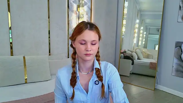 AmeliRoyse online show from March 28, 5:23 pm