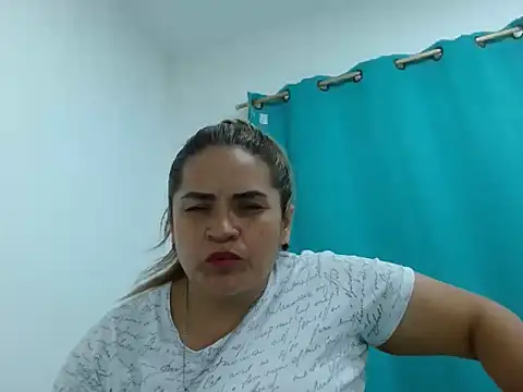 Milena Foox online show from December 18, 1:11 am