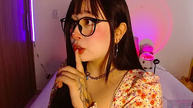 Oliviargf online show from March 29, 12:16 pm