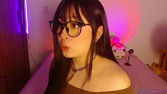 Oliviargf online show from June 17, 1:19 am